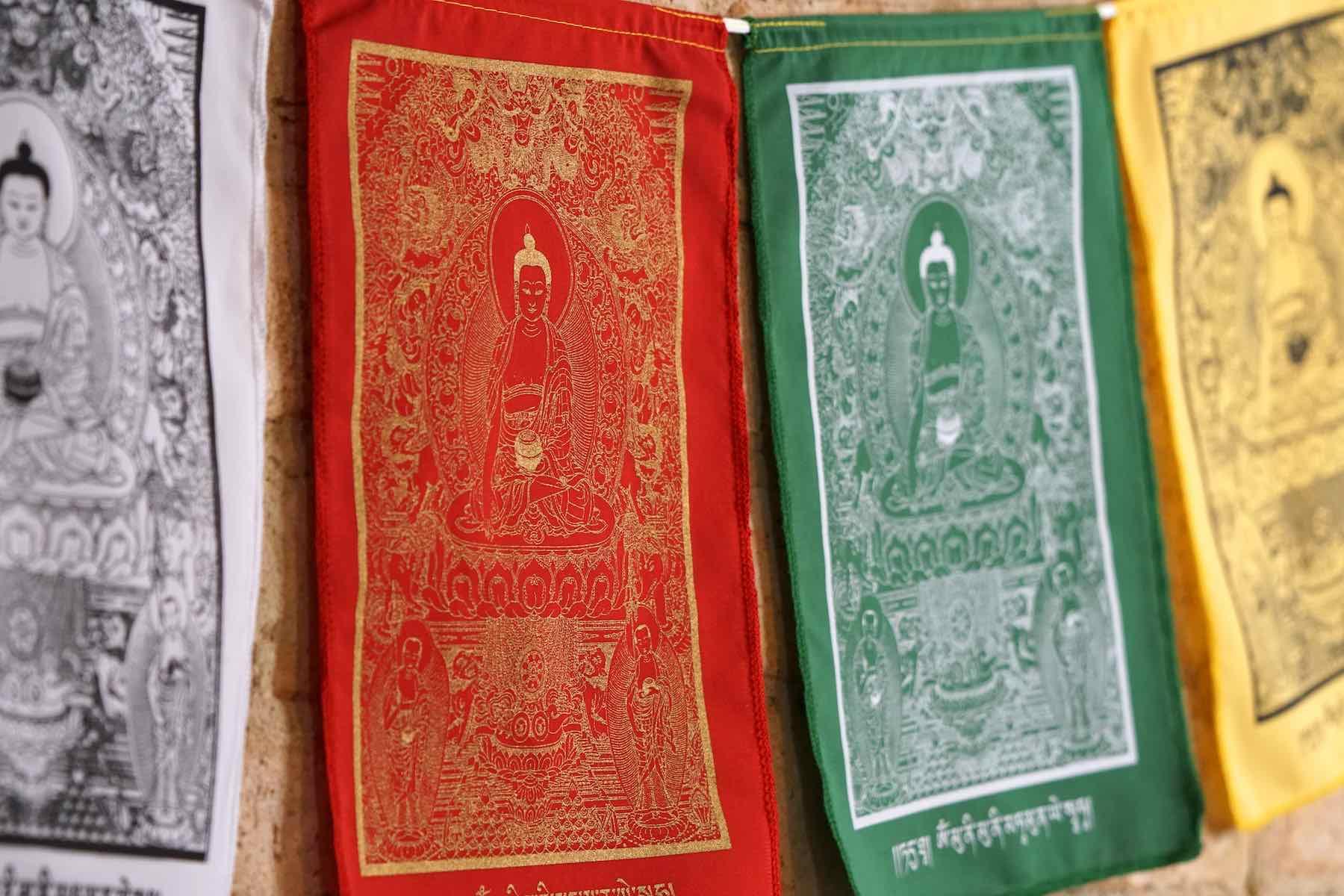Pancha Buddhas with Mantra Prayer Flag