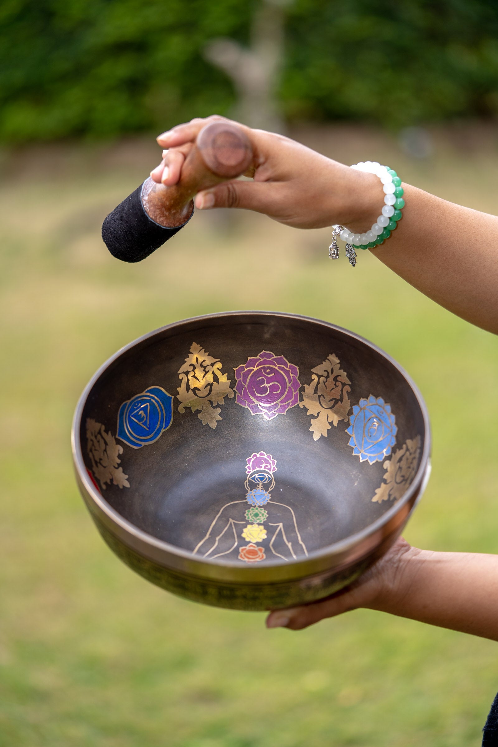 7 Chakra singing bowls can be a helpful tool for relaxation and self-reflection.