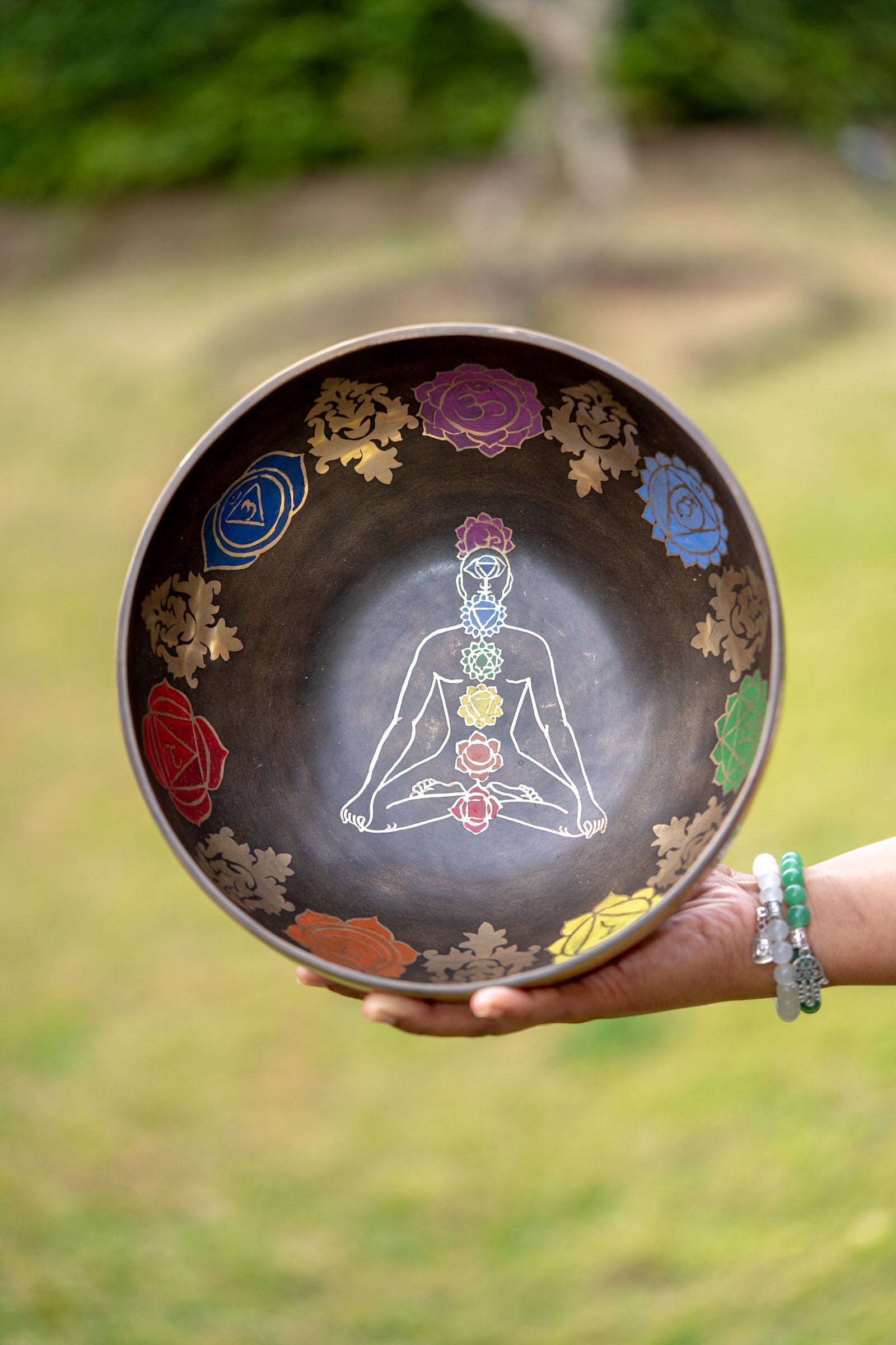 7 Chakra singing bowls can be a helpful tool for relaxation and self-reflection.