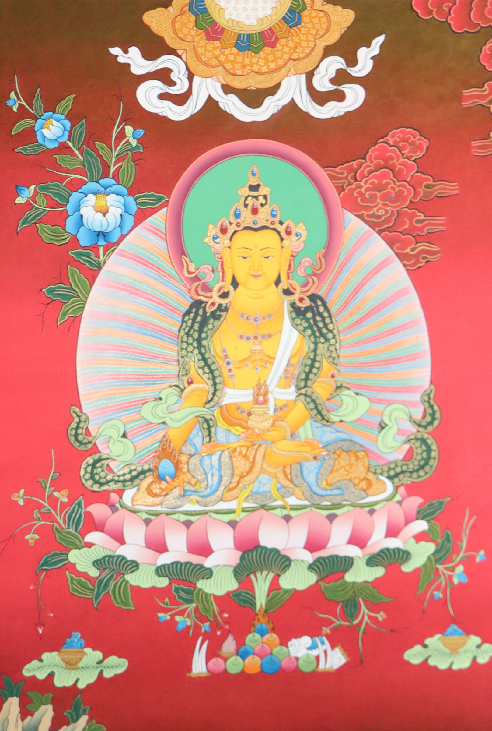 Crown Buddha Thangka for meditation and devotion.