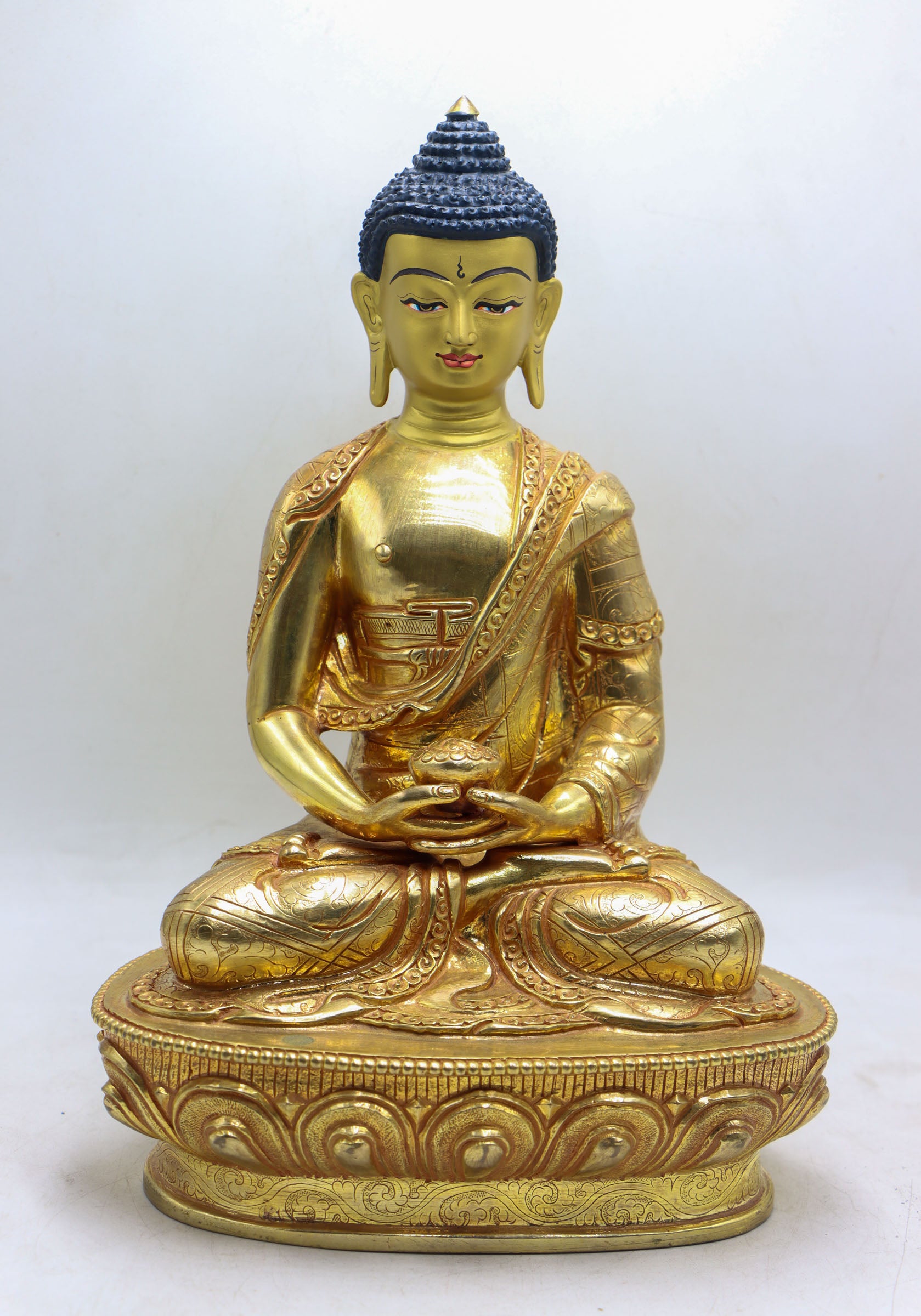 Buddha Gold Statue for prayer.