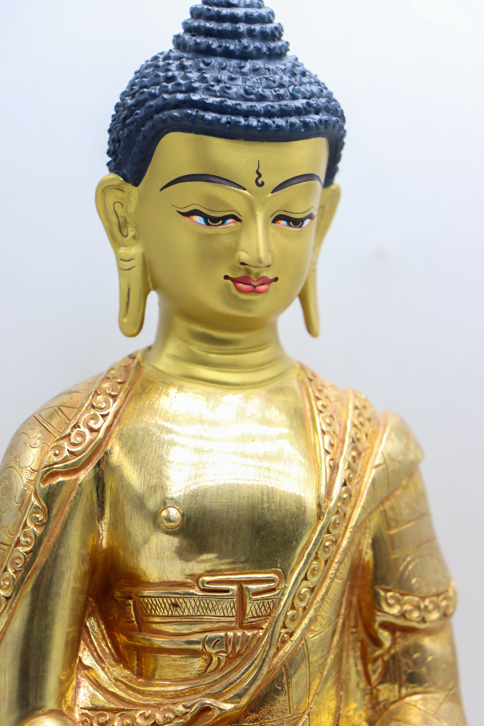 Buddha Gold Statue for prayer.