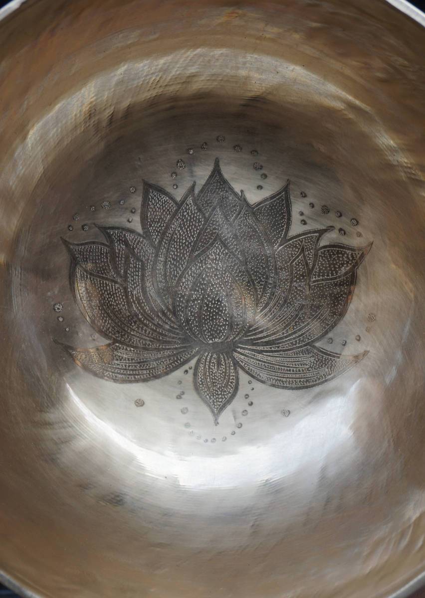 Lotus Engraved Singing Bowl for Sound healing.