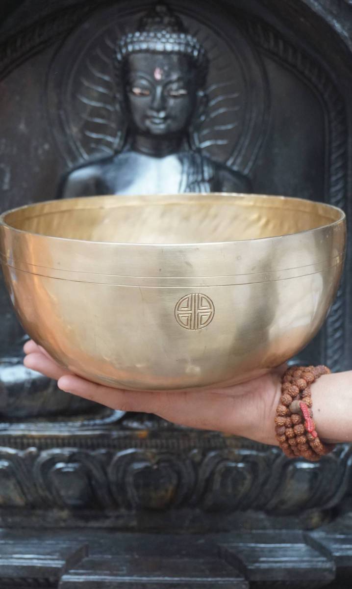 Lotus Engraved Singing Bowl for Sound healing.