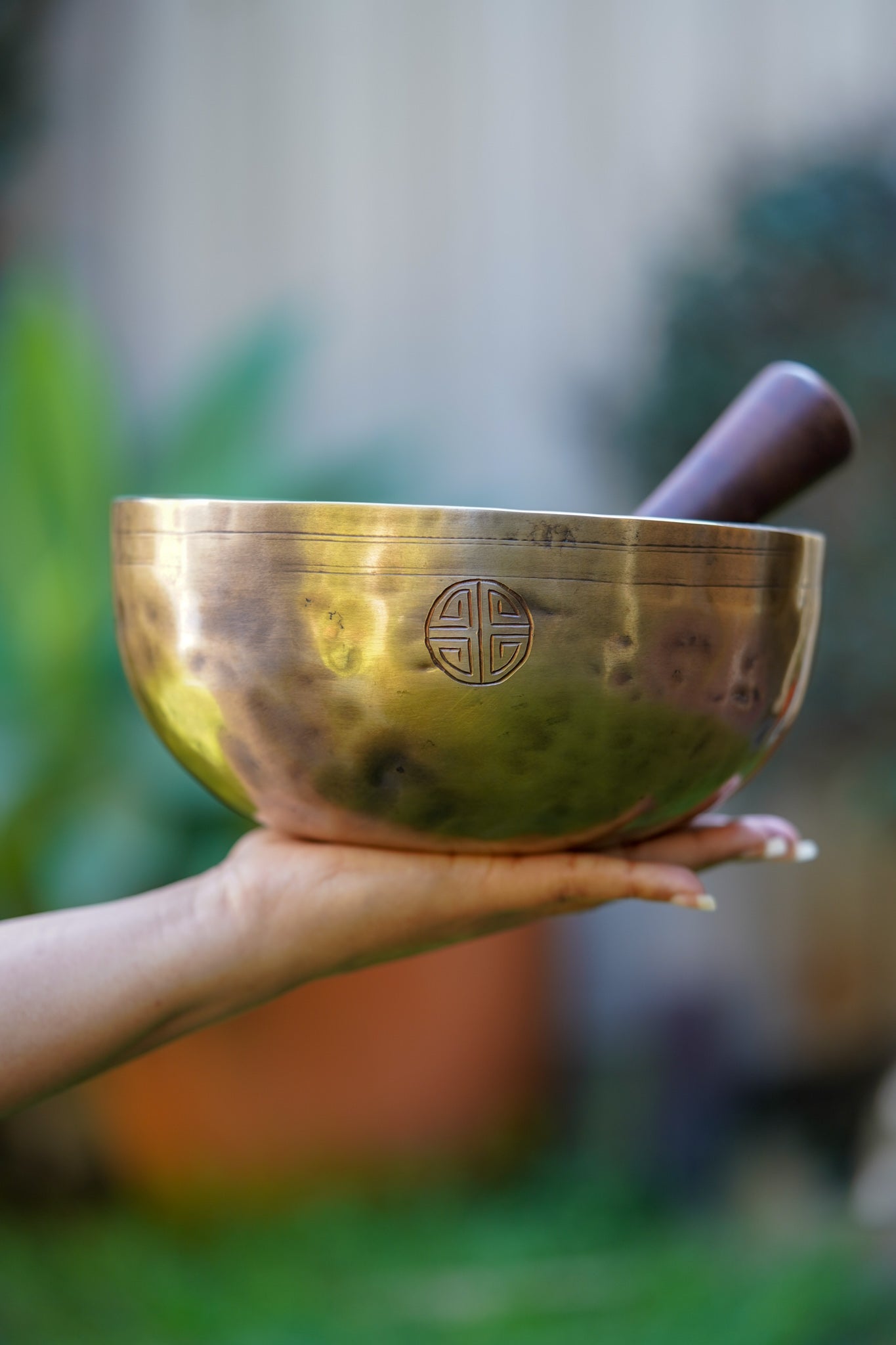 Full Moon Singing Bowl for Chakra Healing and Meditation - Lucky Thanka