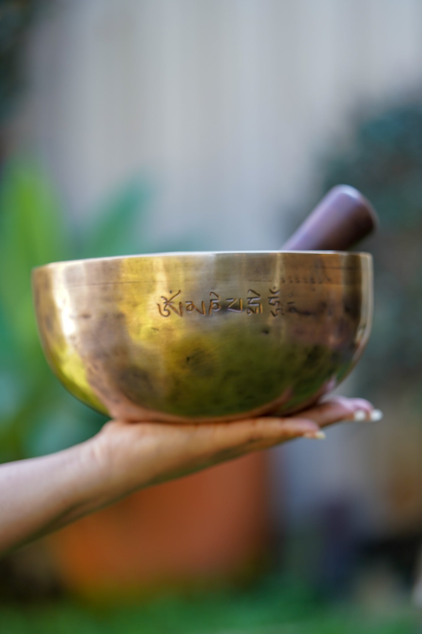 Full Moon Singing Bowl for Chakra Healing and Meditation - Lucky Thanka