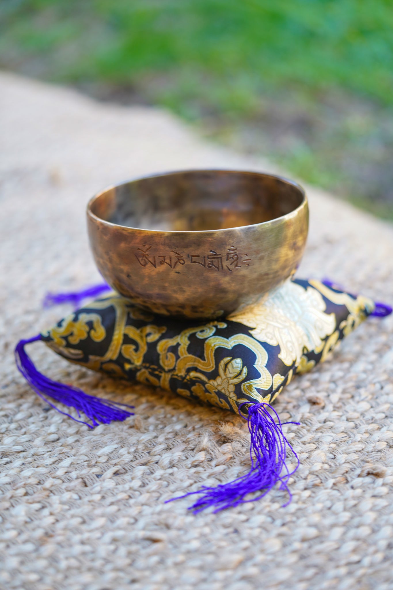 Small Full Moon Singing Bowl - Lucky Thanka
