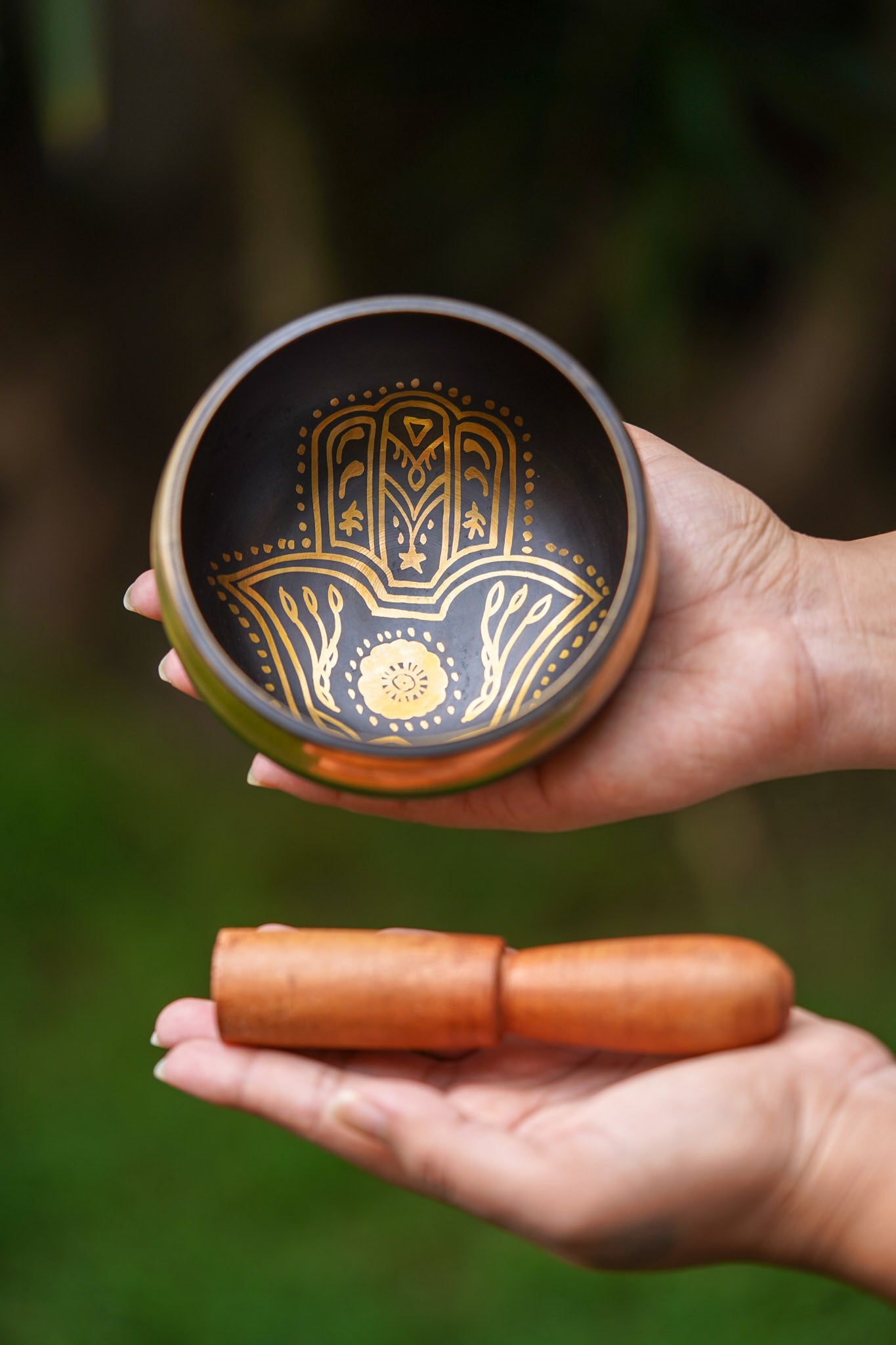 Hamsa Singing Bowl - Lucky Thanka