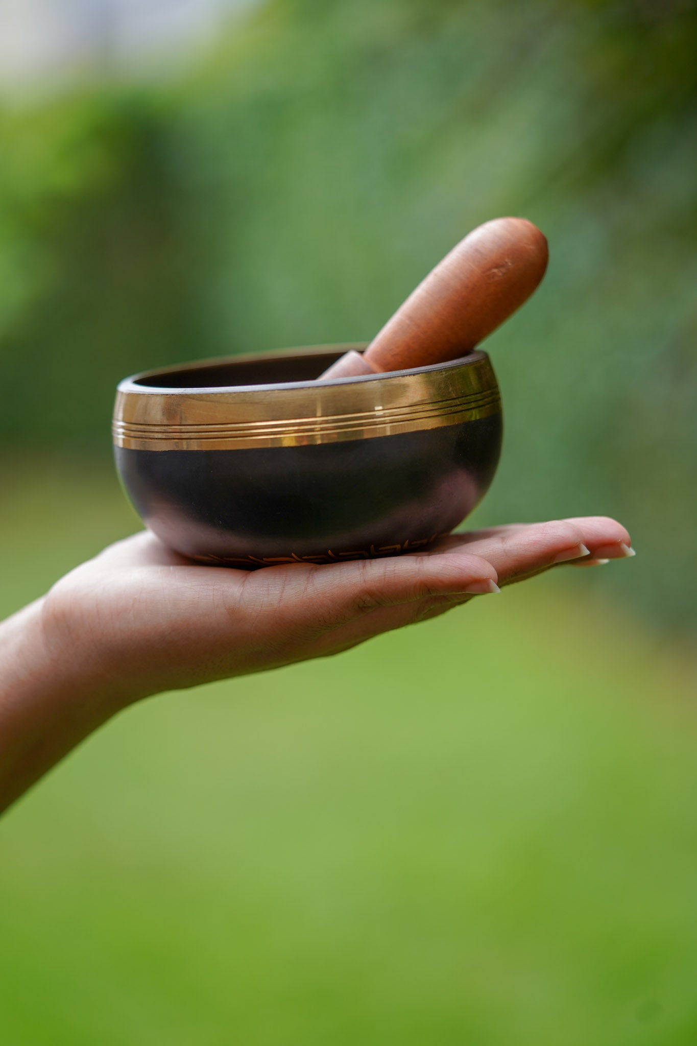 Hamsa Singing Bowl - Lucky Thanka