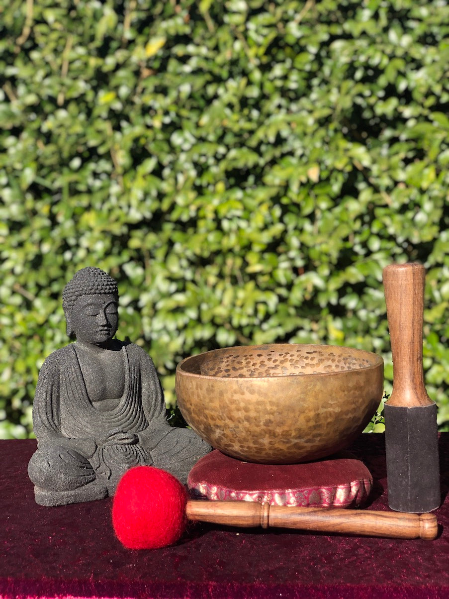 Antique Singing Bowl with relaxing sound Meditation - Lucky Thanka