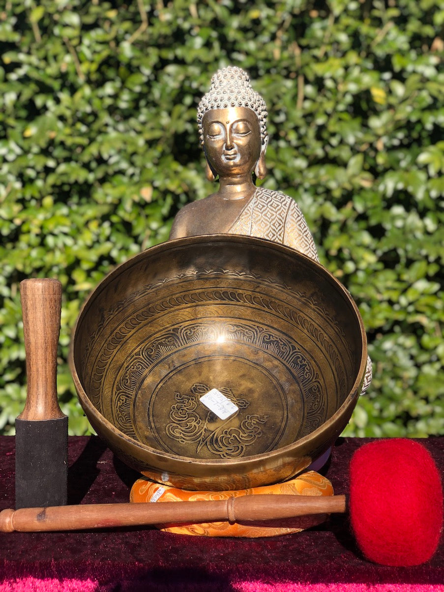Antique Carved Singing Bowl for Energy Healing | Chakra | Meditation Bowl with premium sound OM - Lucky Thanka