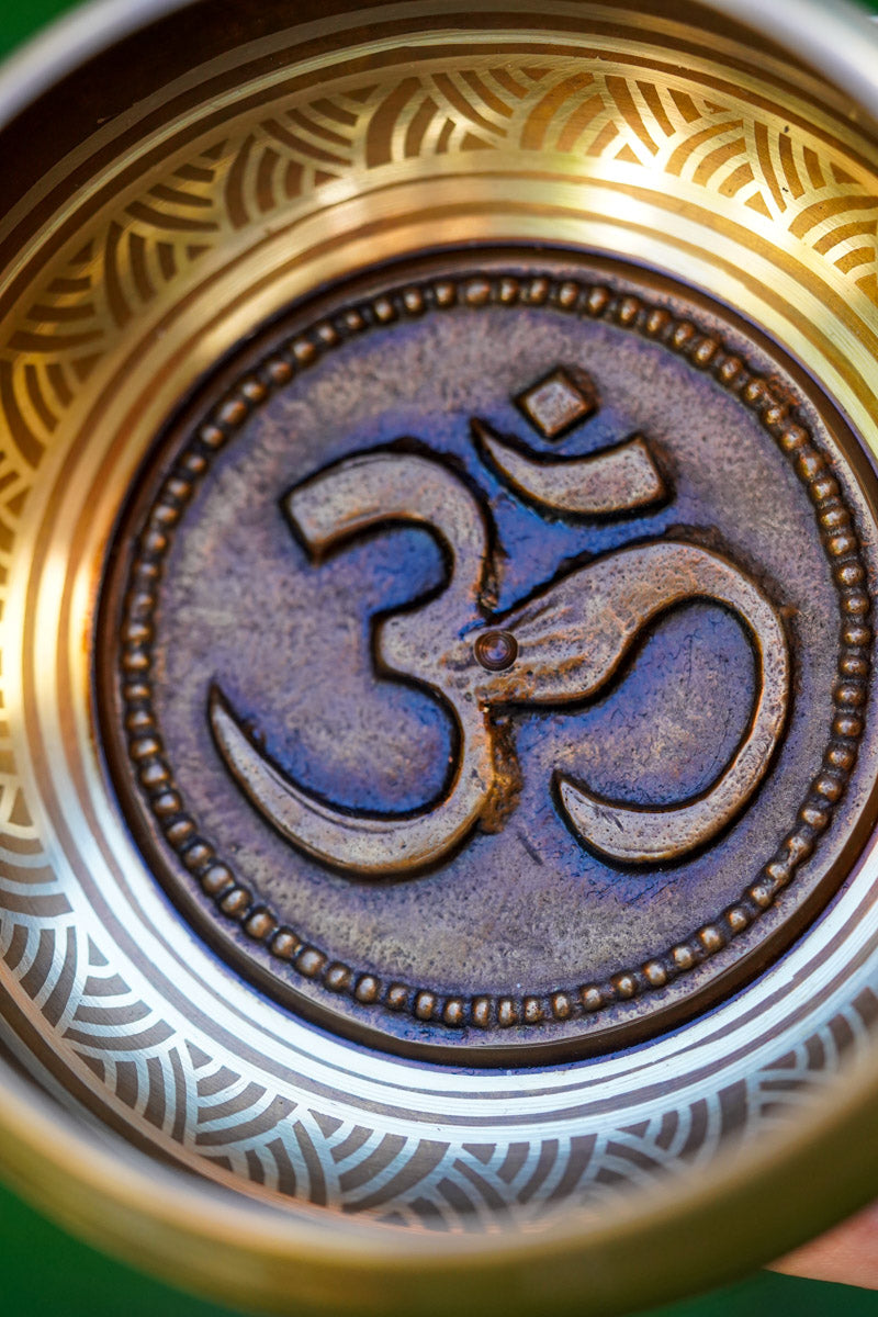 'OM', 'AUM' Symbol Singing Bowl - Lucky Thanka