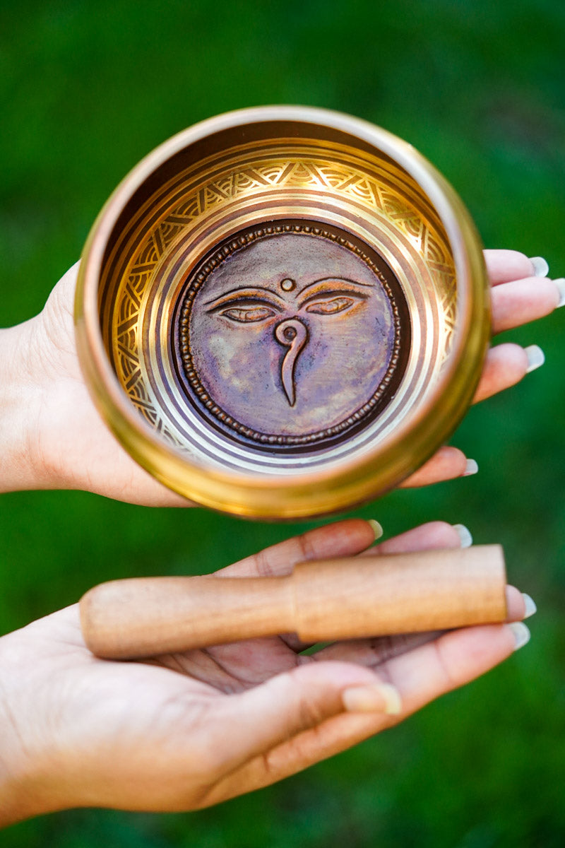 Peaceful Buddha Eye Hand Carved Singing Bowl - Lucky Thanka