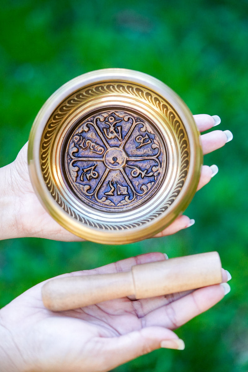 Om Mani Padme Hum Sound Singing Bowl - Lucky Thanka