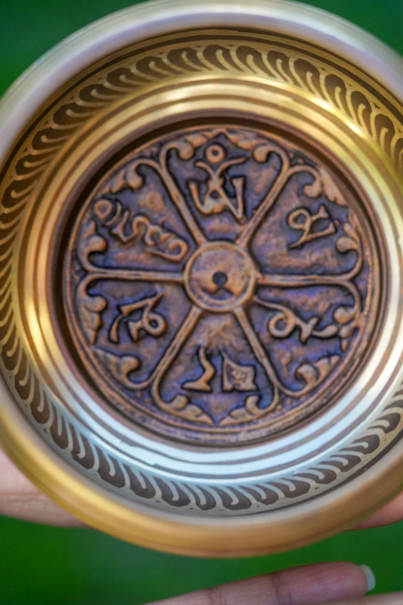 Om Mani Padme Hum Sound Singing Bowl - Lucky Thanka