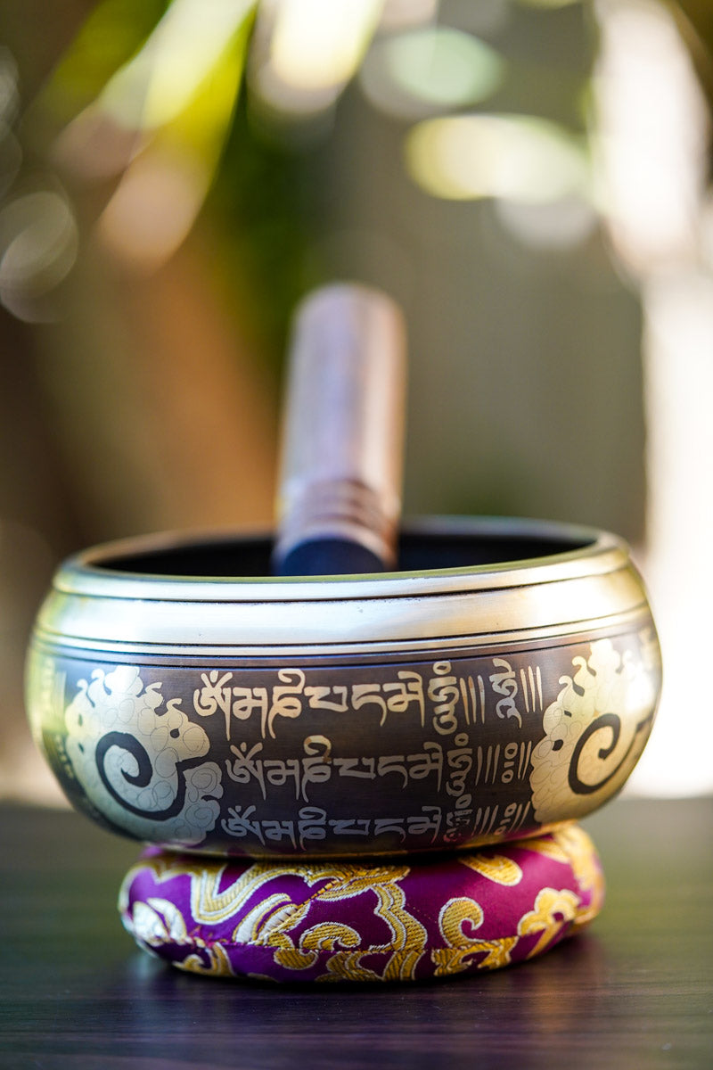 Singing Bowl with Buddha - Lucky Thanka