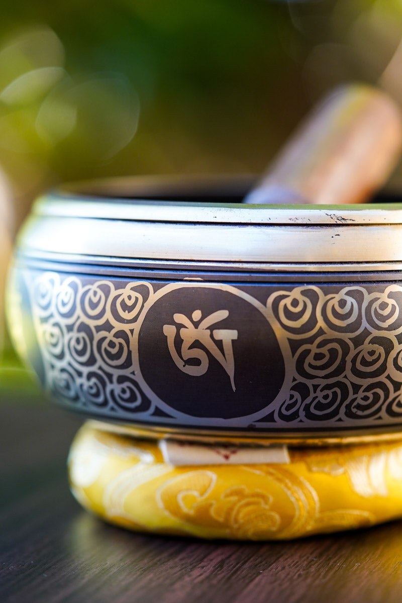 Singing Bowl with White Tara Engraved - Lucky Thanka