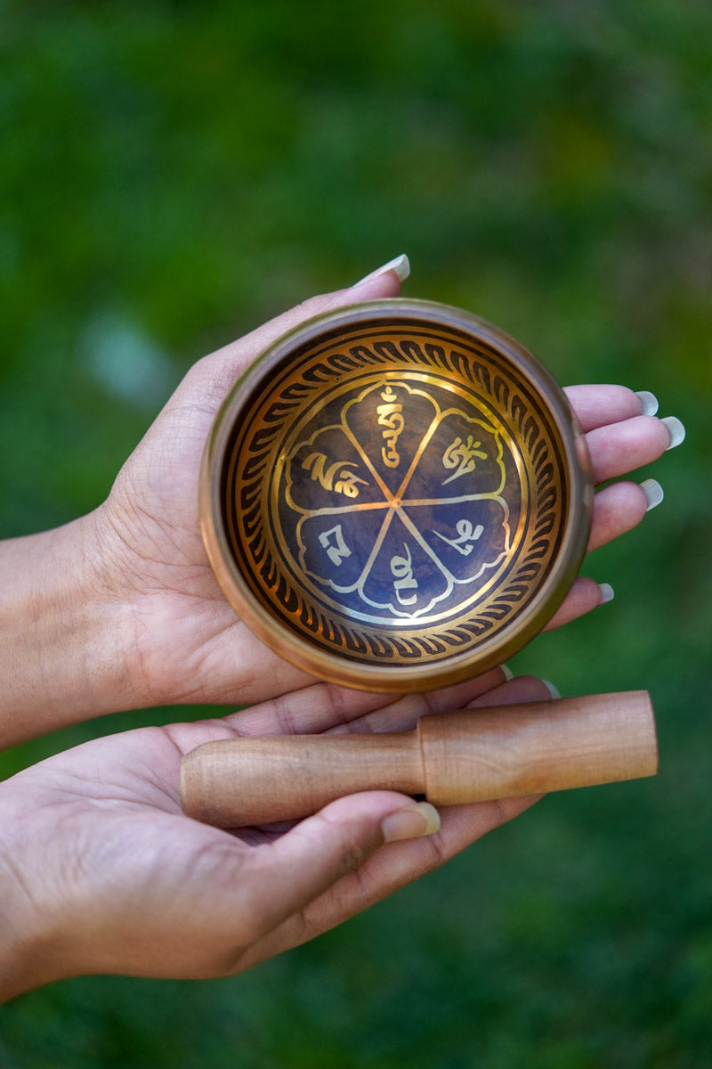 OM Mani Padme Hum Singing Bowl - Lucky Thanka