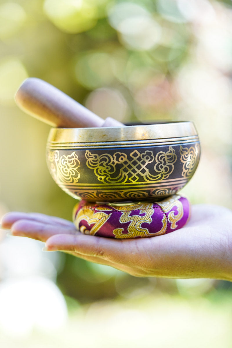 OM Mantra Singing Bowl - Lucky Thanka