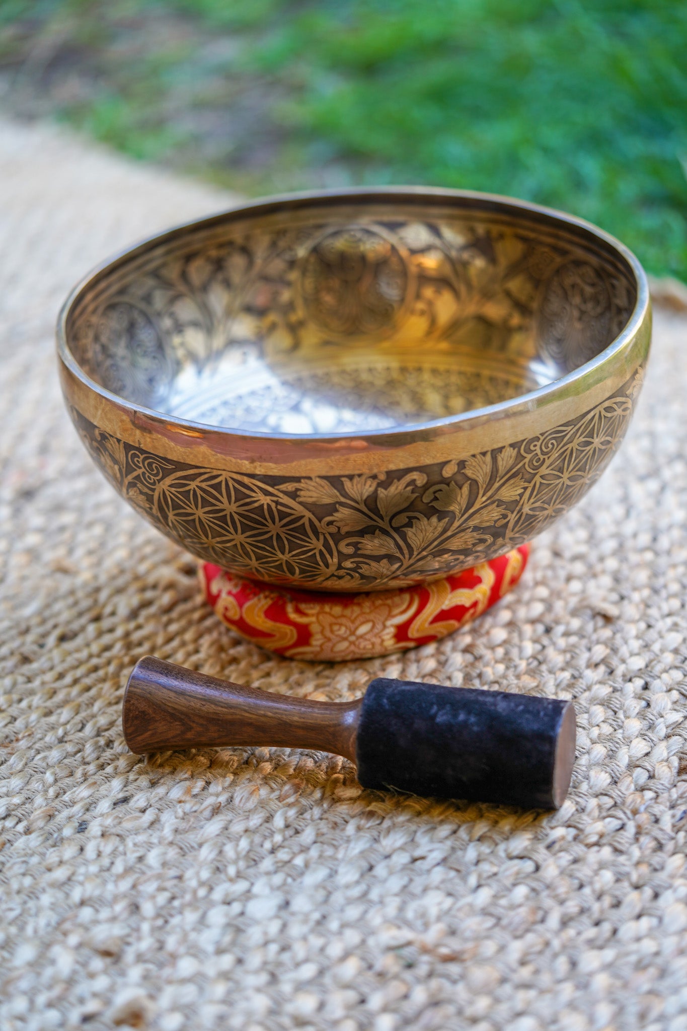 White Tara Singing Bowl - Lucky Thanka