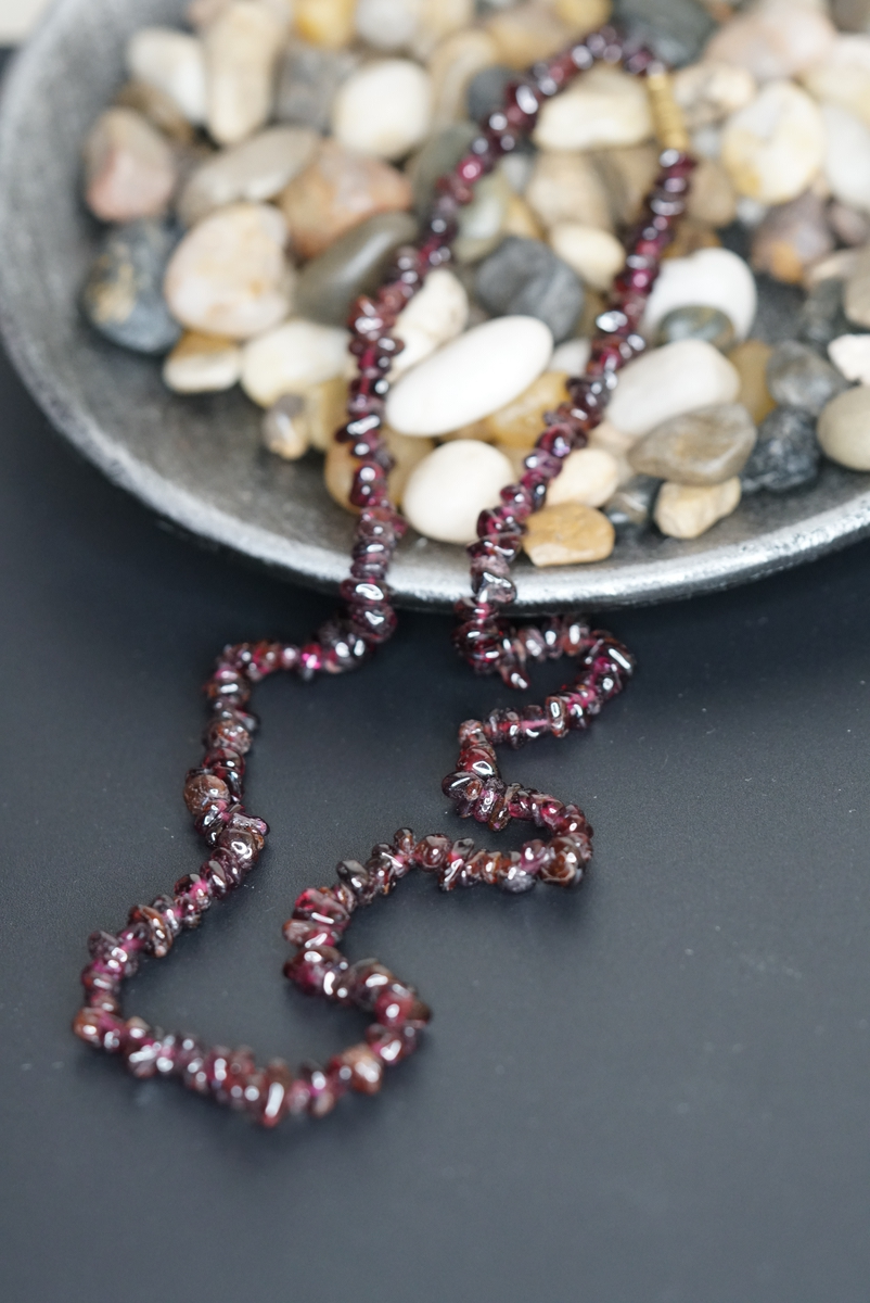 Red Garnet Chips necklace - Lucky Thanka