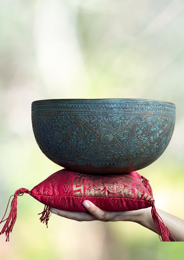 Antique Jambati Carved Singing Bowl - Himalayas Shop
