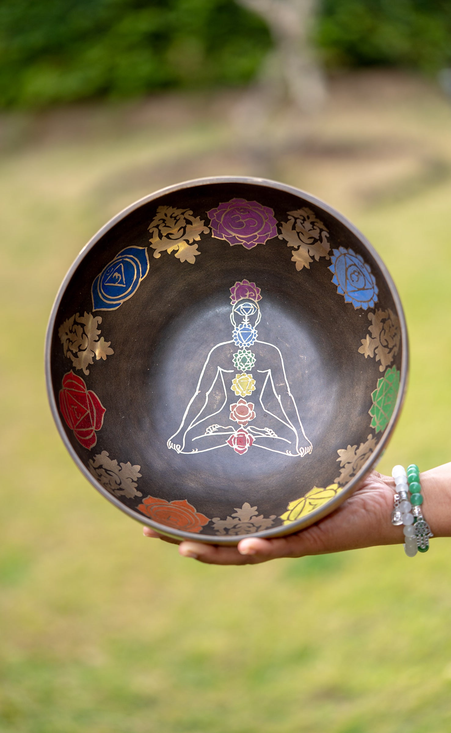 7 Chakra singing bowls can be a helpful tool for relaxation and self-reflection.