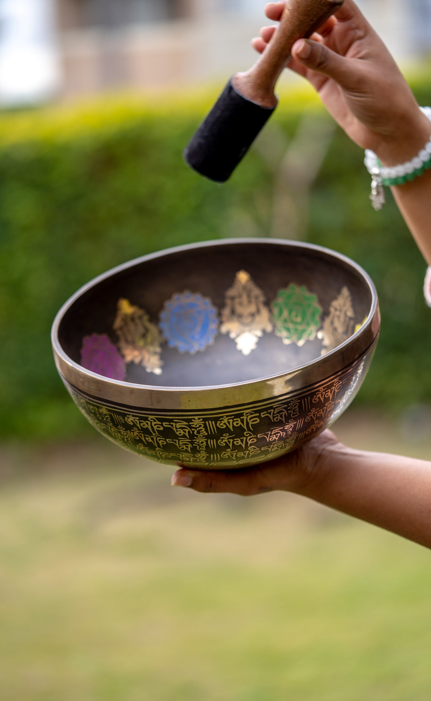 7 Chakra singing bowls can be a helpful tool for relaxation and self-reflection.