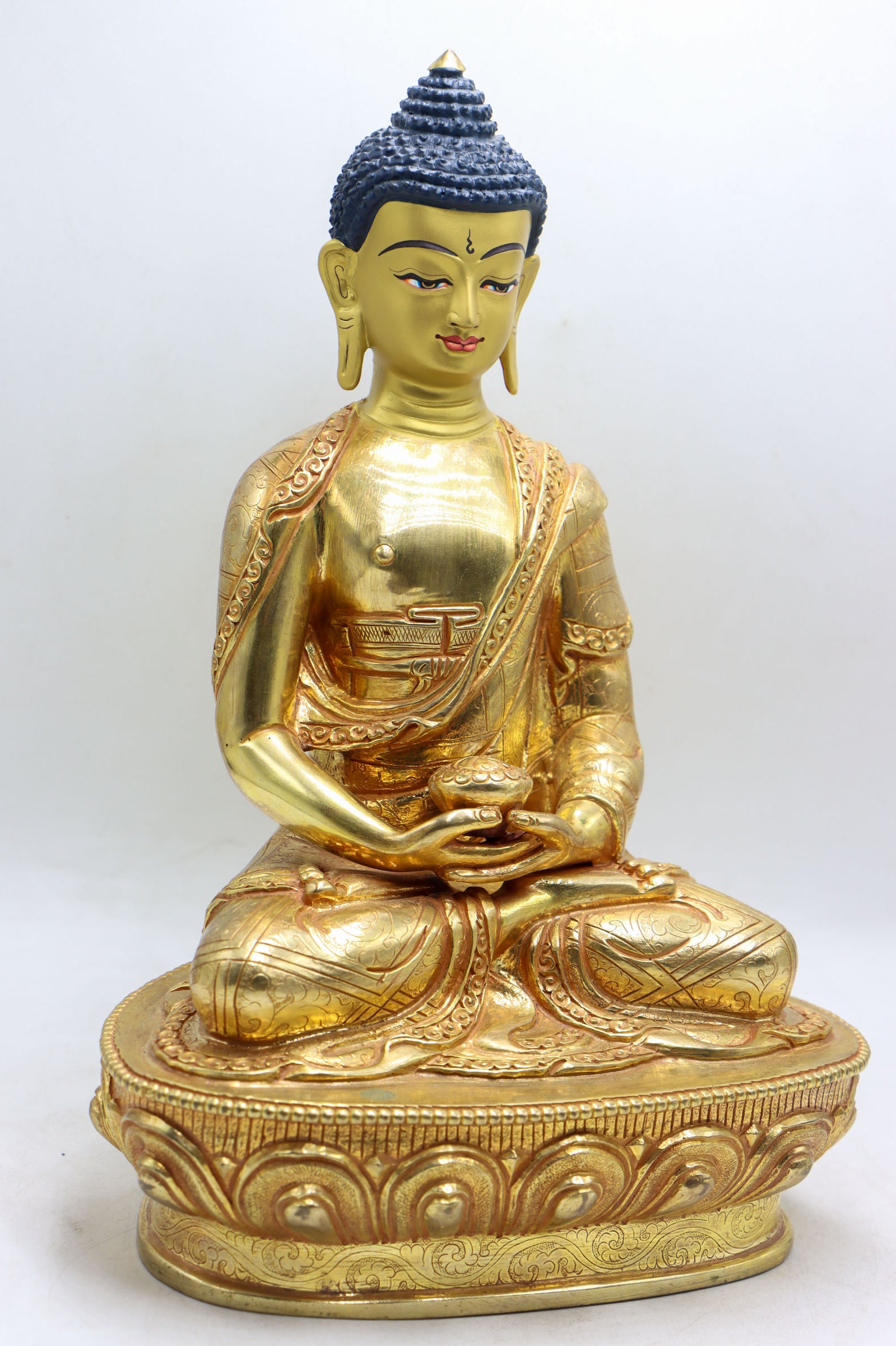 Buddha Gold Statue for prayer.