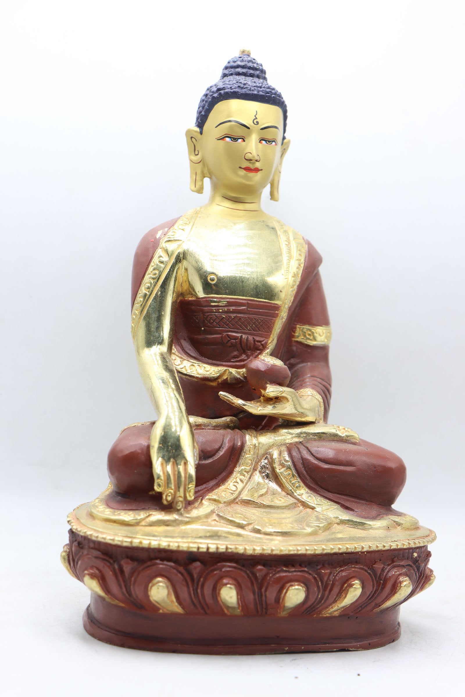 Shakyamuni Buddha statues serves as objects of reverence and inspiration.