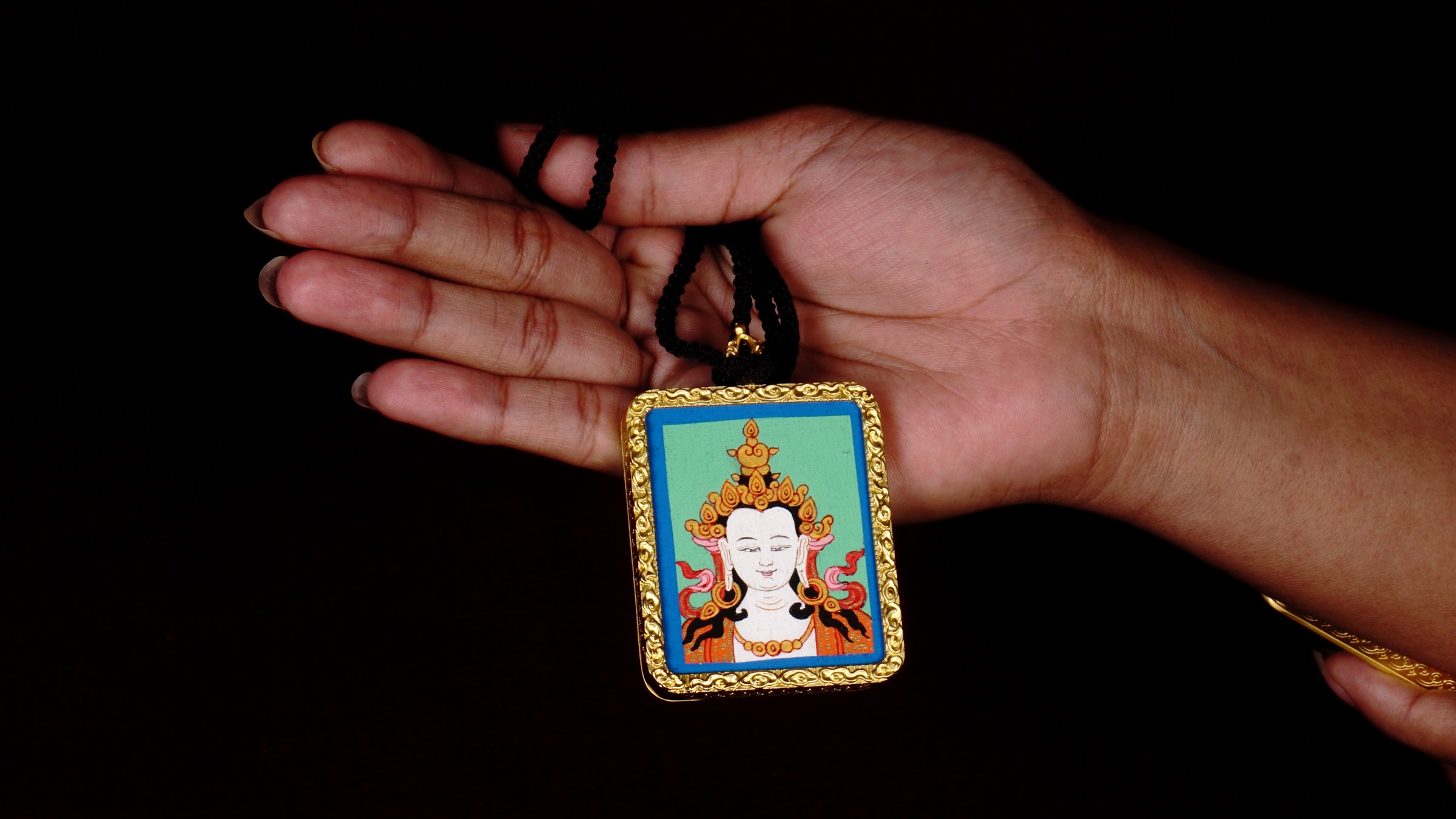 Vajrasattva Ghau Thangka Locket Provides a sense of calm and renewal
