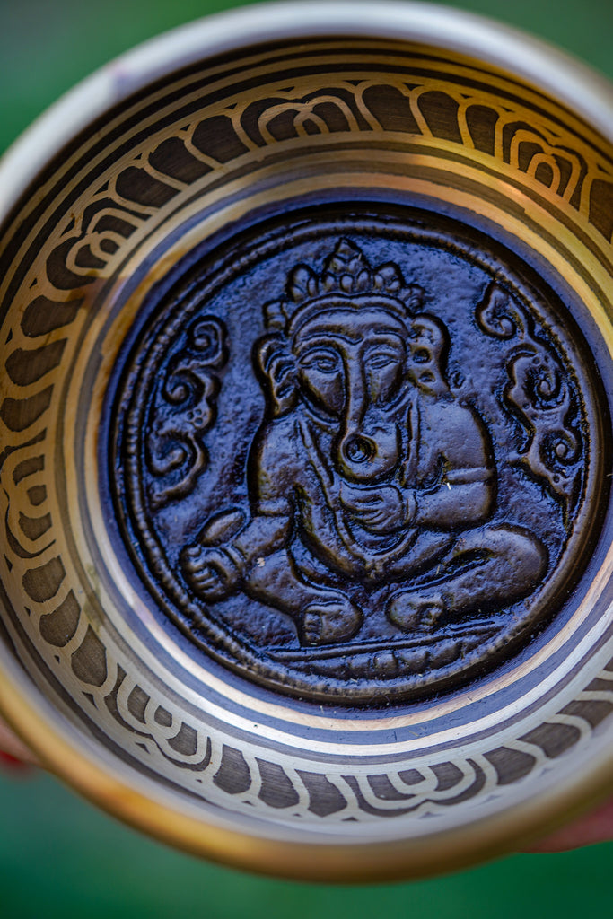 Singing Bowl engraved with Ganesh - Lucky Thanka