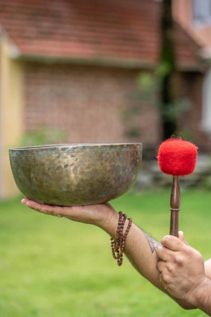 Antique Singing bowl for Meditation - Lucky Thanka